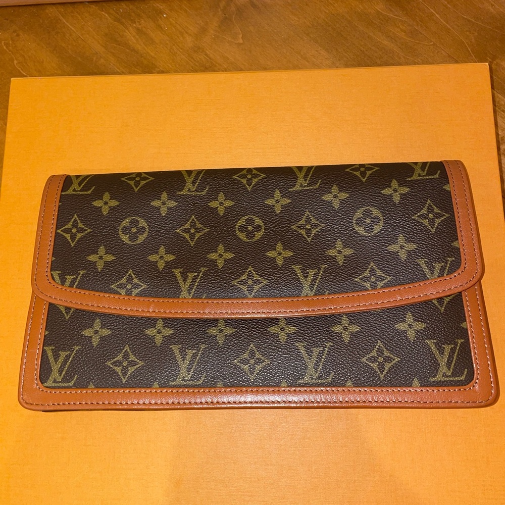 Vintage Louis Vuitton Dame GM Pochette Brown Monogram Large Clutch